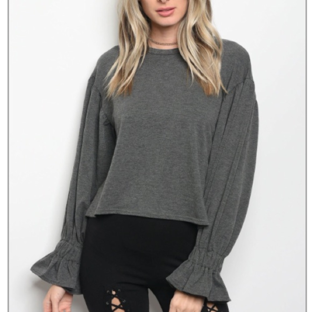Gray top w/crew neckline and ruffled cuffs, New! - Picture 2 of 5